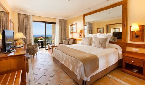GF Gran Costa Adeje, Room