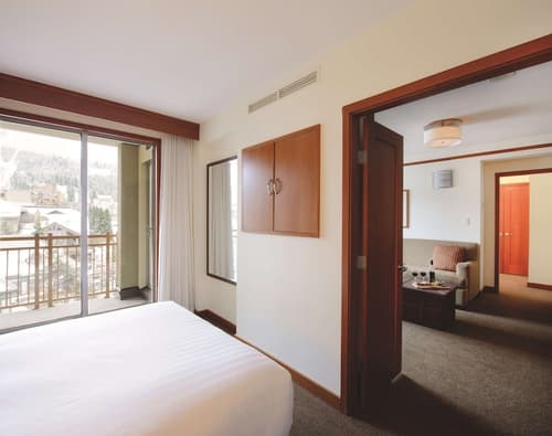 Pan Pacific Whistler Village Centre, Room