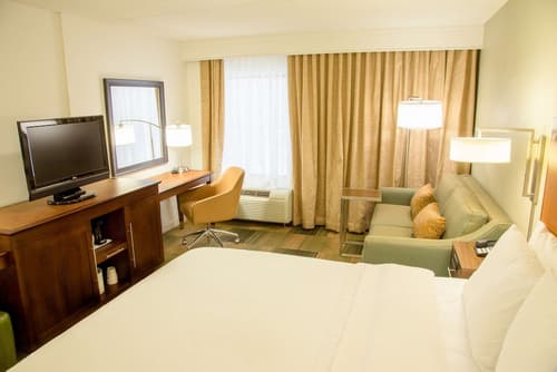 Hampton Inn & Suites Albany-Downtown, Room