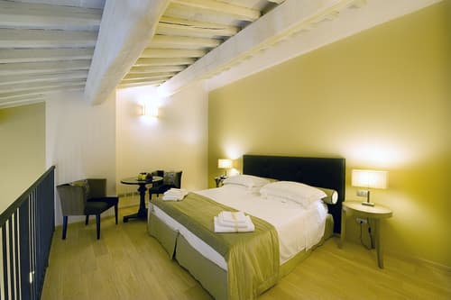 Relais dell'Olmo, Room