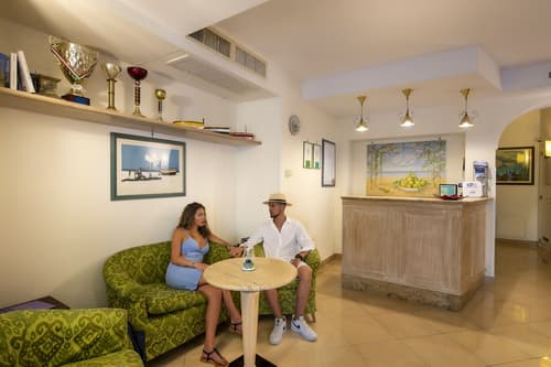 Hotel La Pergola, Reception