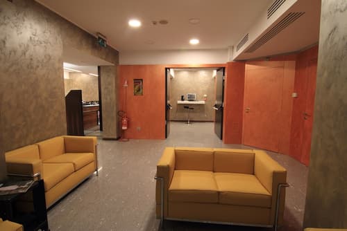 Hotel Metro, Lobby sitting area