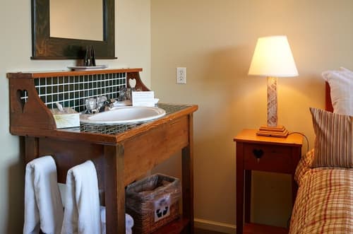 Middle Beach Lodge, Room