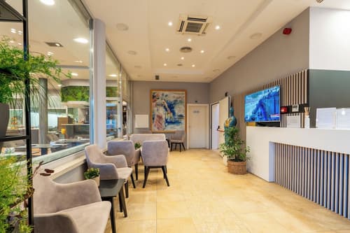 Berkeley Hotel, Reception