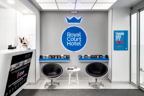 Royal Court Hotel, Reception