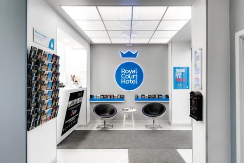 Royal Court Hotel, Reception