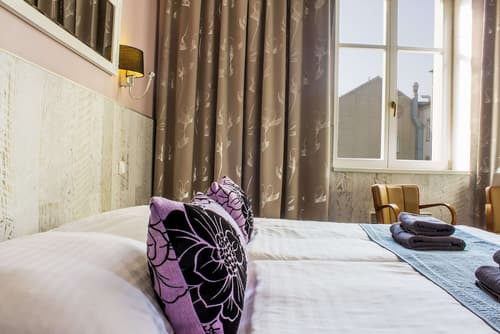 Royal Court Hotel, Room