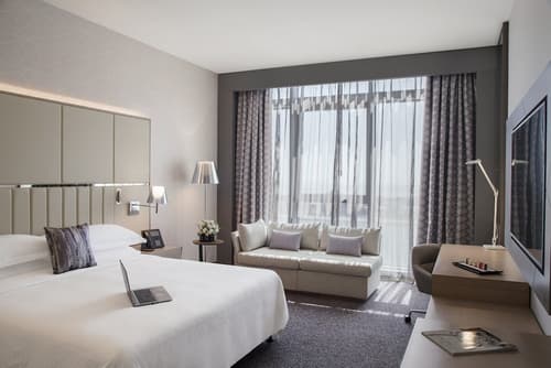 Pearl Rotana Capital Centre, Room