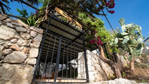 Hotel Sema, Exterior