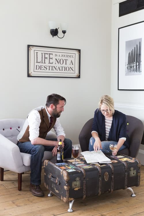 The Beach Hotel, Lobby sitting area