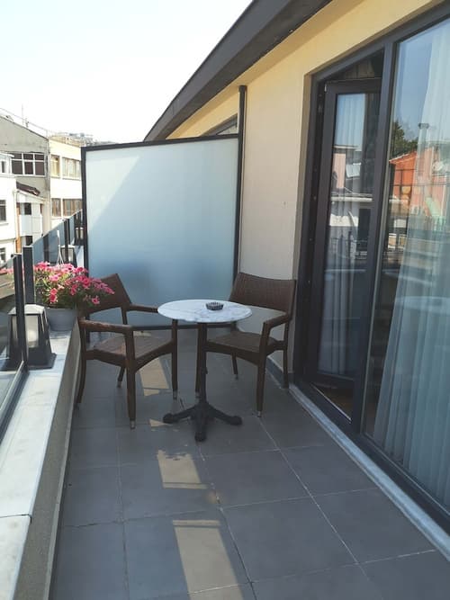 Ahmet Efendi Konagi, Terrace/patio