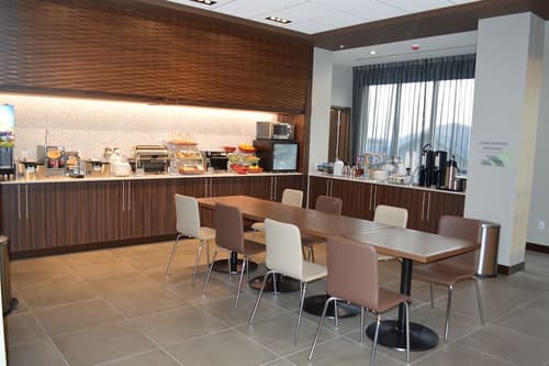 Wingate by Wyndham Kamloops, Breakfast area