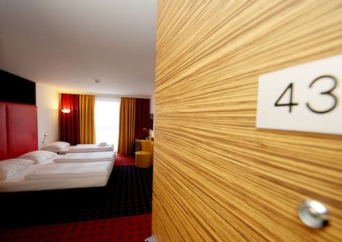 Hotel Senator, Room