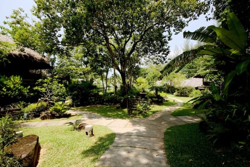 Khaolak Paradise Resort, Property grounds