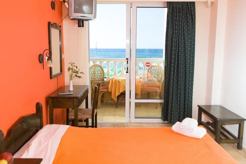 Birais Beach Studios, Room