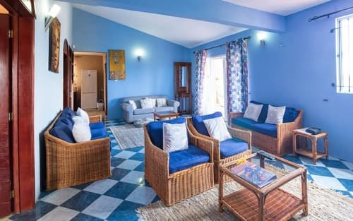 Sunset Villa, Living room