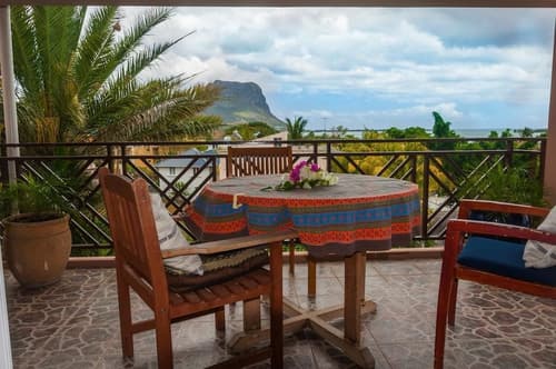 Sunset Villa, Balcony