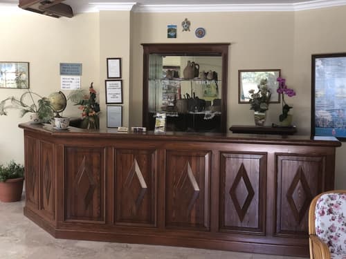 Hotel Leytur, Reception