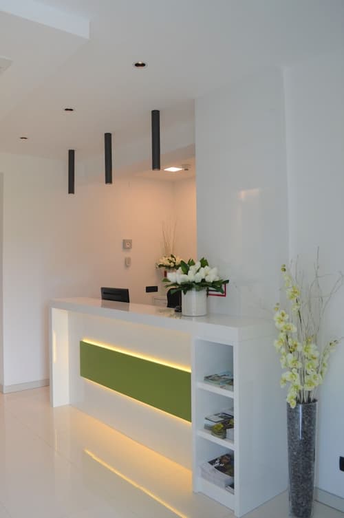 16 Lakes Hotel, Reception