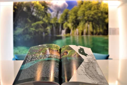 16 Lakes Hotel, Reception