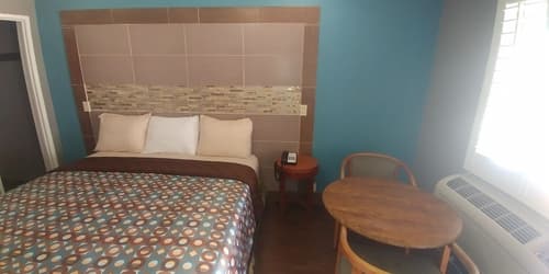 Travel Eagle Inn Motel, Room