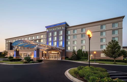DoubleTree by Hilton Chicago Midway Airport, Exterior