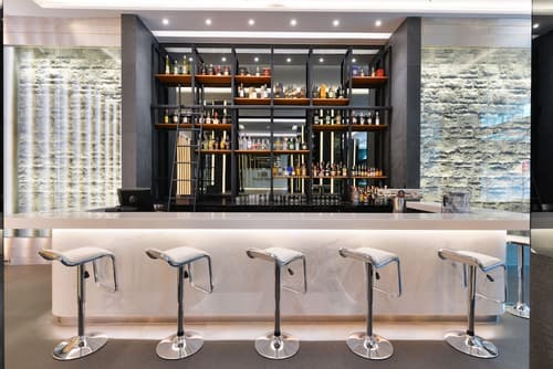 Hotel Royal Bangkok, Bar (on property)