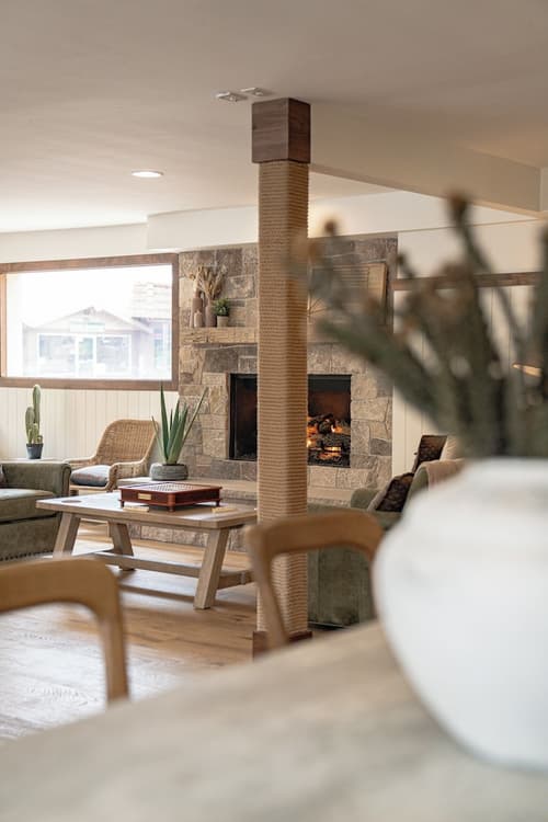 Petty Ranch Inn, Lobby sitting area