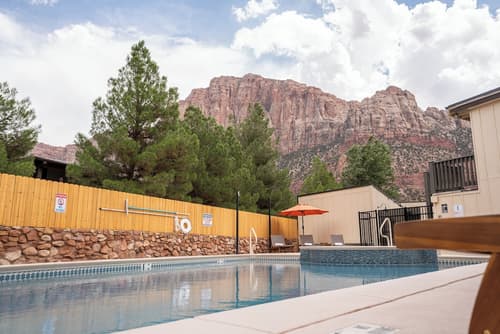 Petty Ranch Inn, Outdoor pool