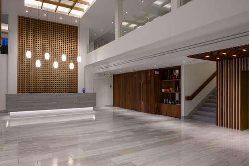 Pharae Palace Hotel, Reception