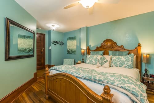 Carriage Way Inn, Room