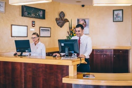 Grand Muthu Golf Plaza Hotel, Reception