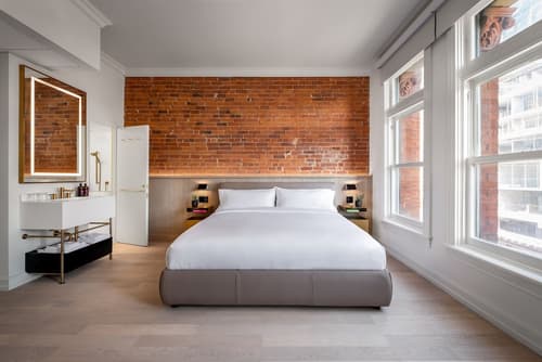 Gladstone House, Room