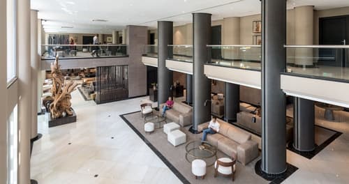 Hotel Avenida, Lobby