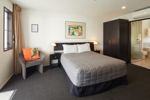 Pavilions Hotel, Room