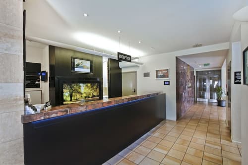 Pavilions Hotel, Reception