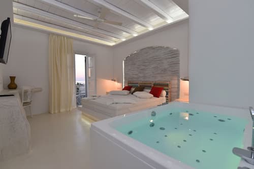 Zefi Hotel & Suites, Room