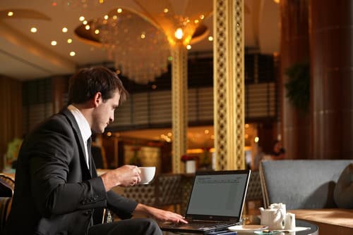 Khalidiya Palace Rayhaan by Rotana, Lobby