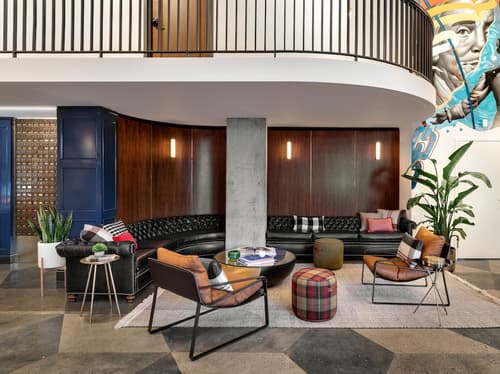 The Revolution Hotel, Lobby sitting area