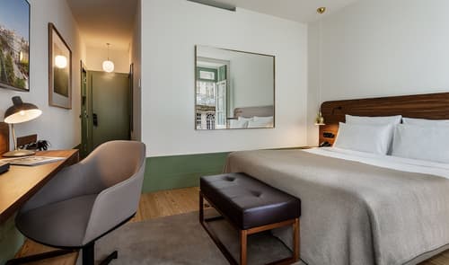 One Shot Aliados Goldsmith, Room