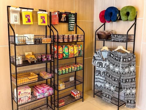 Le Resort and Villas, Reception