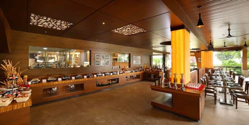 UDS Backwater Resort, Dining