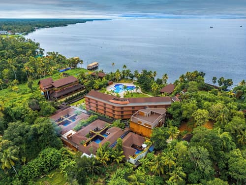 UDS Backwater Resort, Front of property