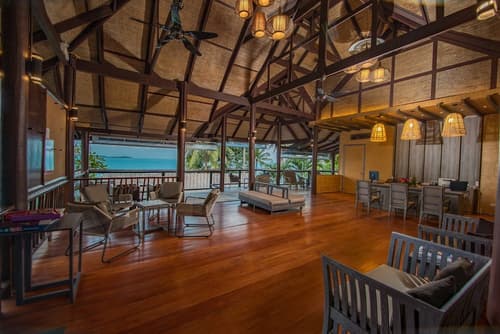Coral Cliff Beach Resort Samui, Lobby sitting area