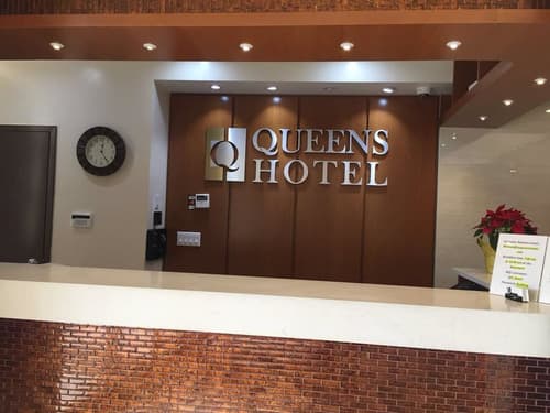 Queens Hotel, Reception