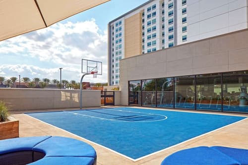 Cambria Hotel & Suites Anaheim Resort Area, Pool