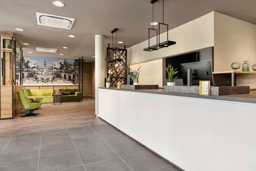 Super 8 by Wyndham Dresden, Reception