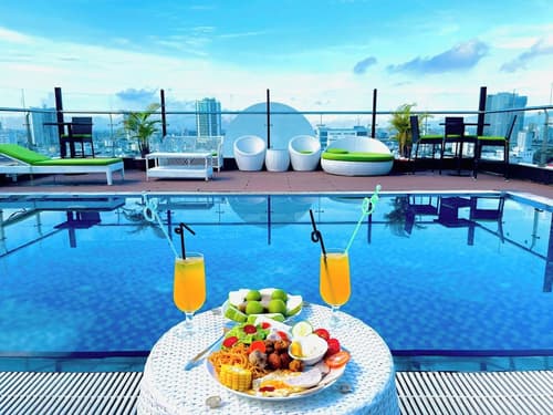 Roliva Hotel & Apartment Danang, Rooftop pool