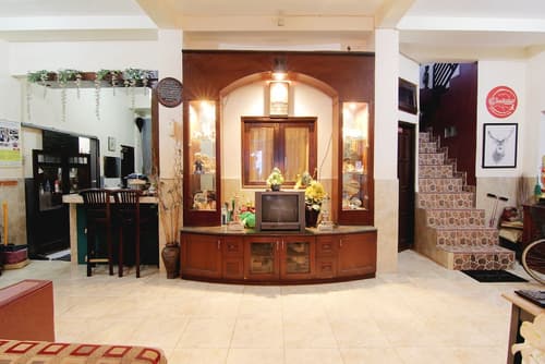 Wanderlust, Primary image