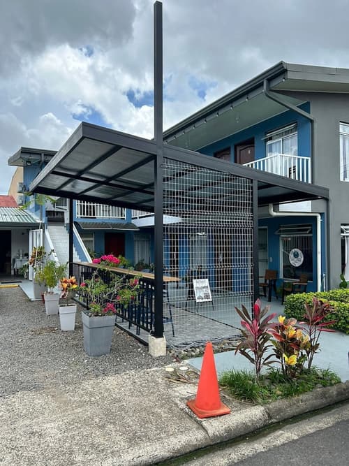 Hotel Alicia, Front of property